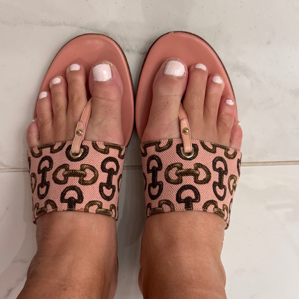 Stylish Pink Authentic GUCCI Sandals